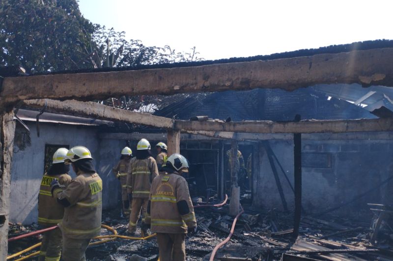 Kebakaran rumah di Rorotan Jakut diduga karena fenomena listrik