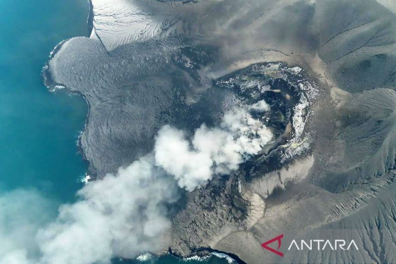 Abu Anak Krakatau menyebar ke Jabar, BPBD minta warga pakai masker